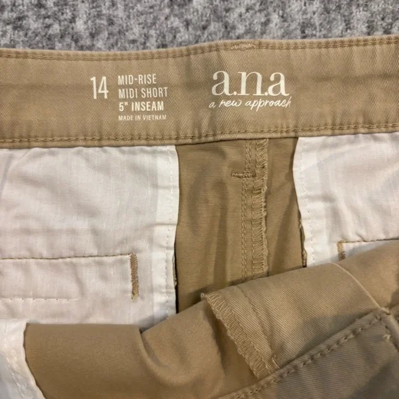 NWT a.n.a Mid Rise Midi Shorts Size 14 Khaki Cotton Blend Summer Casual - Picture 6 of 10